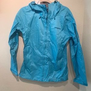 Patagonia rain slicker great for hikes and travel